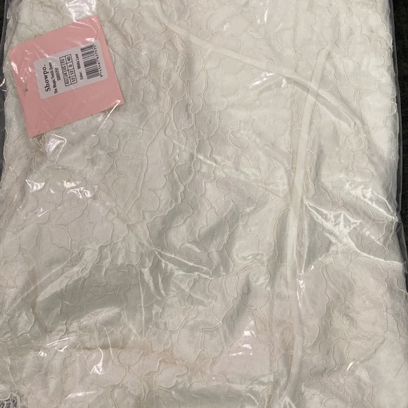 THE MAGIC TOUCH DRESS IN WHITE LACE - Picture 11 of 11